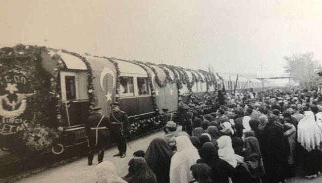 Atatürk de 1935 yılından vefatına kadar yurt gezilerinde kullandı