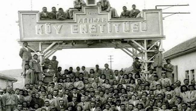 Köy Enstitüleri ve Yetiştirdiği Öğretmenler